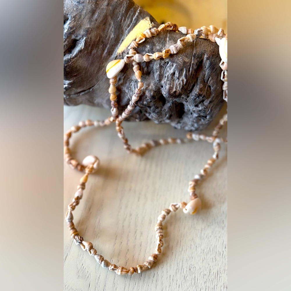 SEASHELL NECKLACE